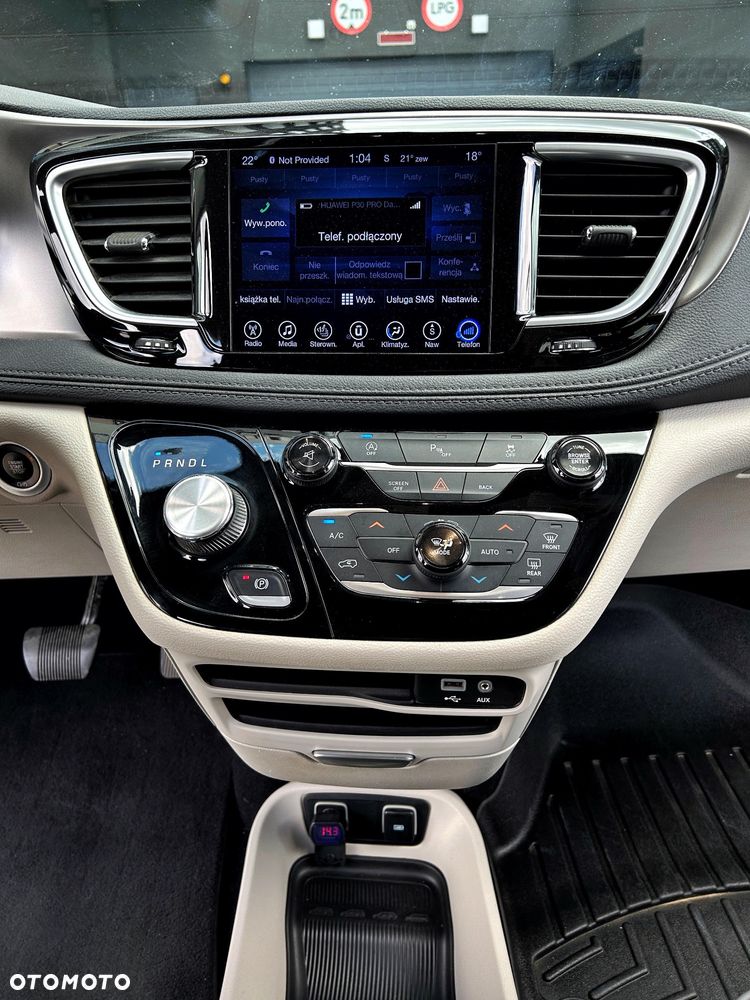 Chrysler Pacifica - 37