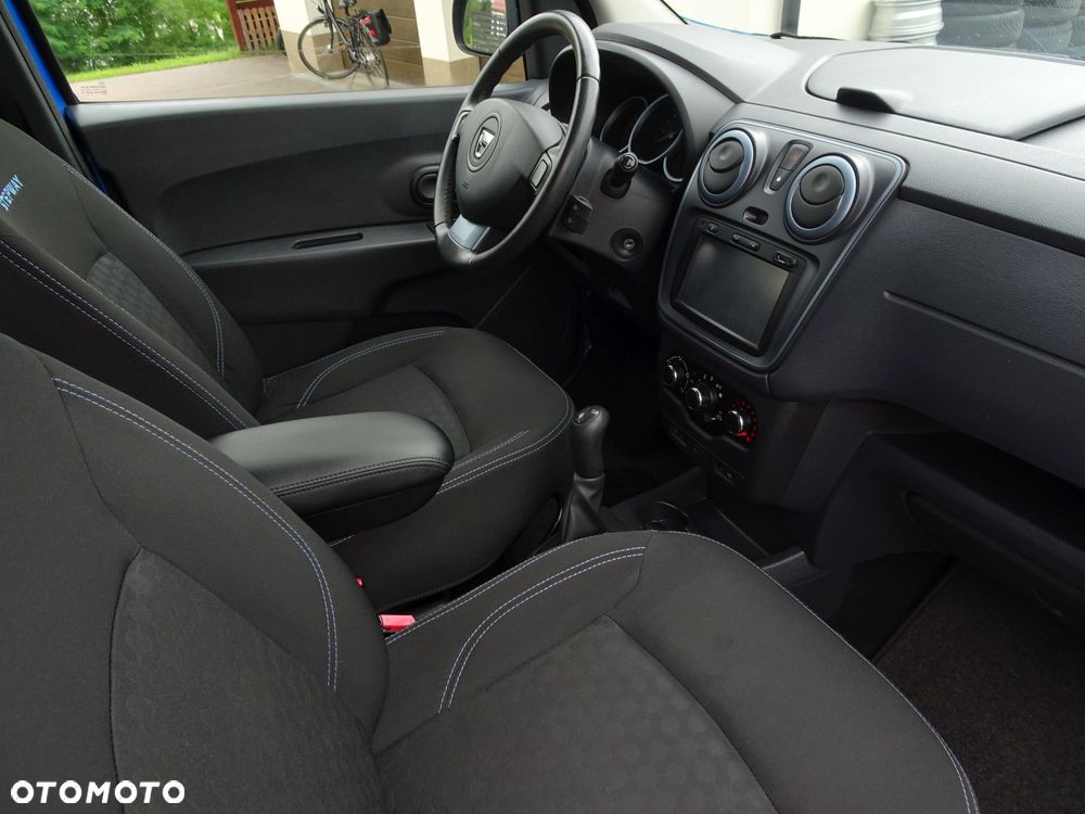 Dacia Lodgy TCe 115 Stepway Celebration - 6