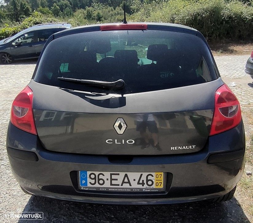 Renault Clio 1.2 16V Dynamique S - 2
