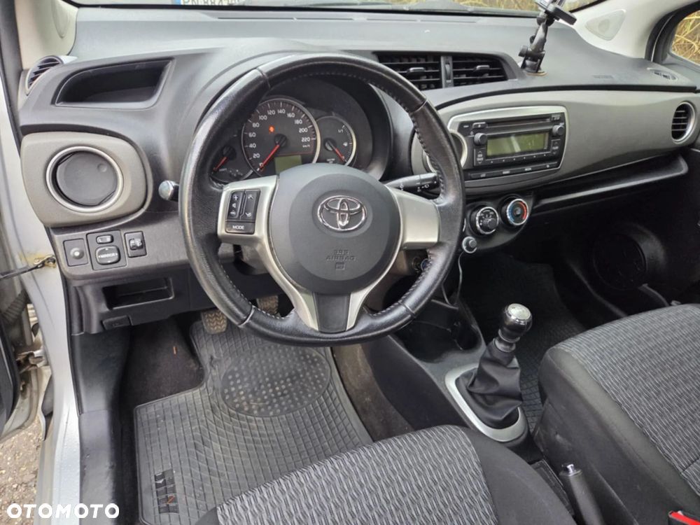 Toyota Yaris 1.4 D-4D Premium - 8