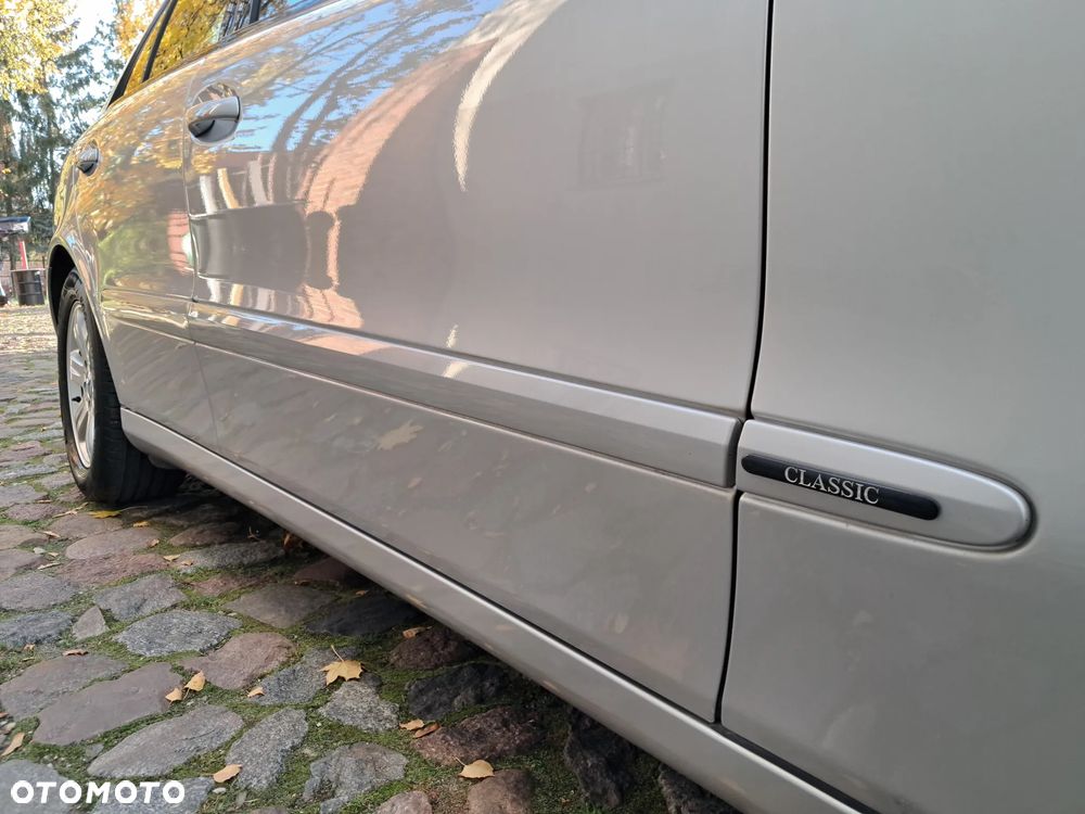 Mercedes-Benz Klasa E 220 CDI Automatik Classic - 23