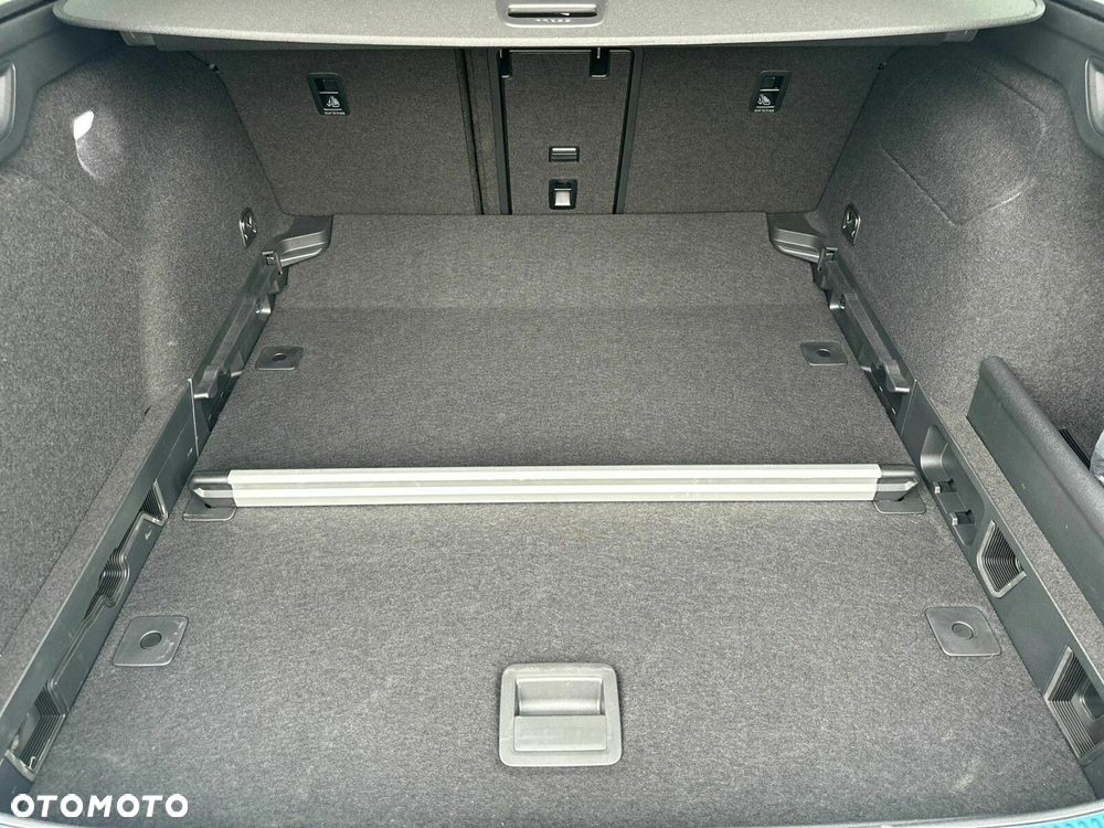 Volkswagen Passat - 24