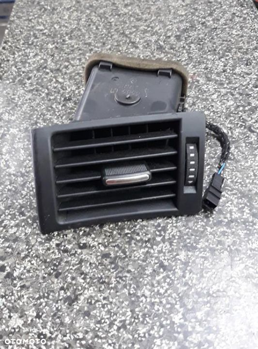 Kratka Prawa Lewa Nawiewu Audi A4 B6 B7