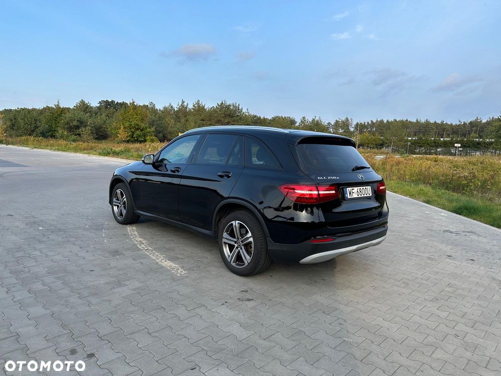 Mercedes-Benz Glc 2017 photo 2