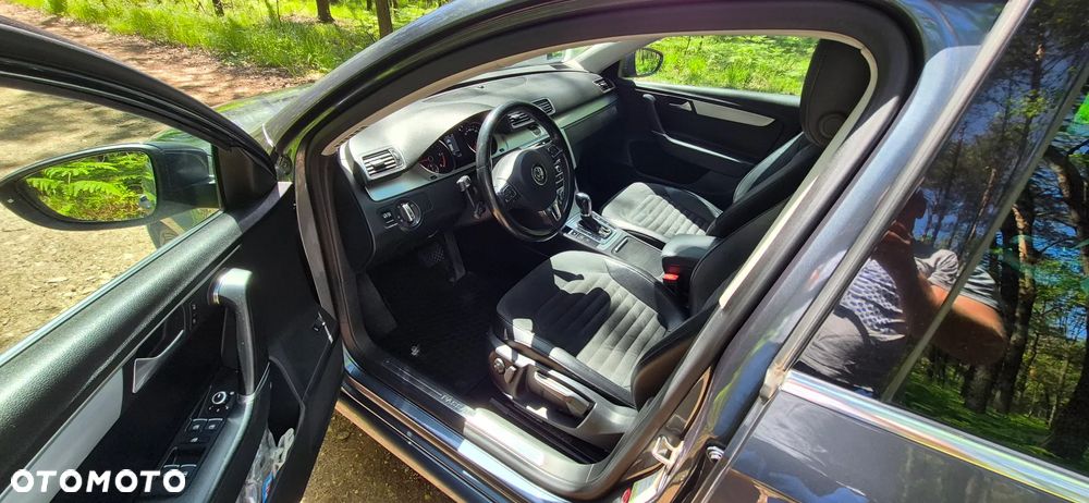 Volkswagen Passat 2.0 TDI Highline DSG - 10