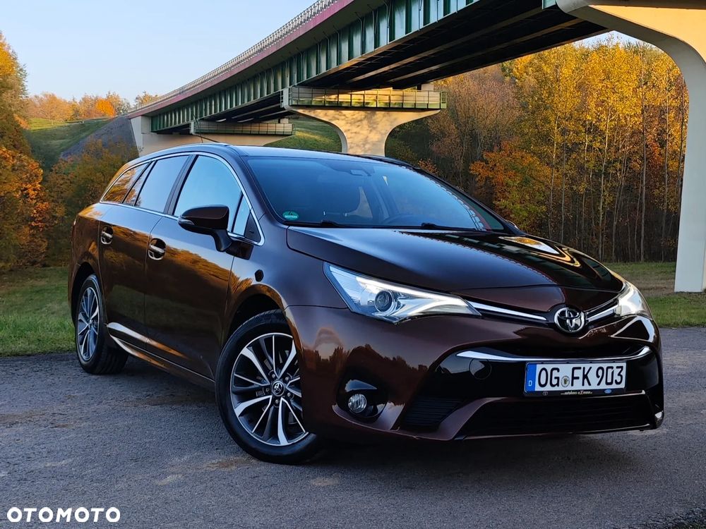 Toyota Avensis 2.0 D-4D Prestige - 26