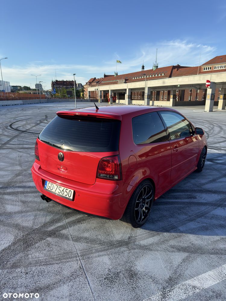 Volkswagen Polo - 2