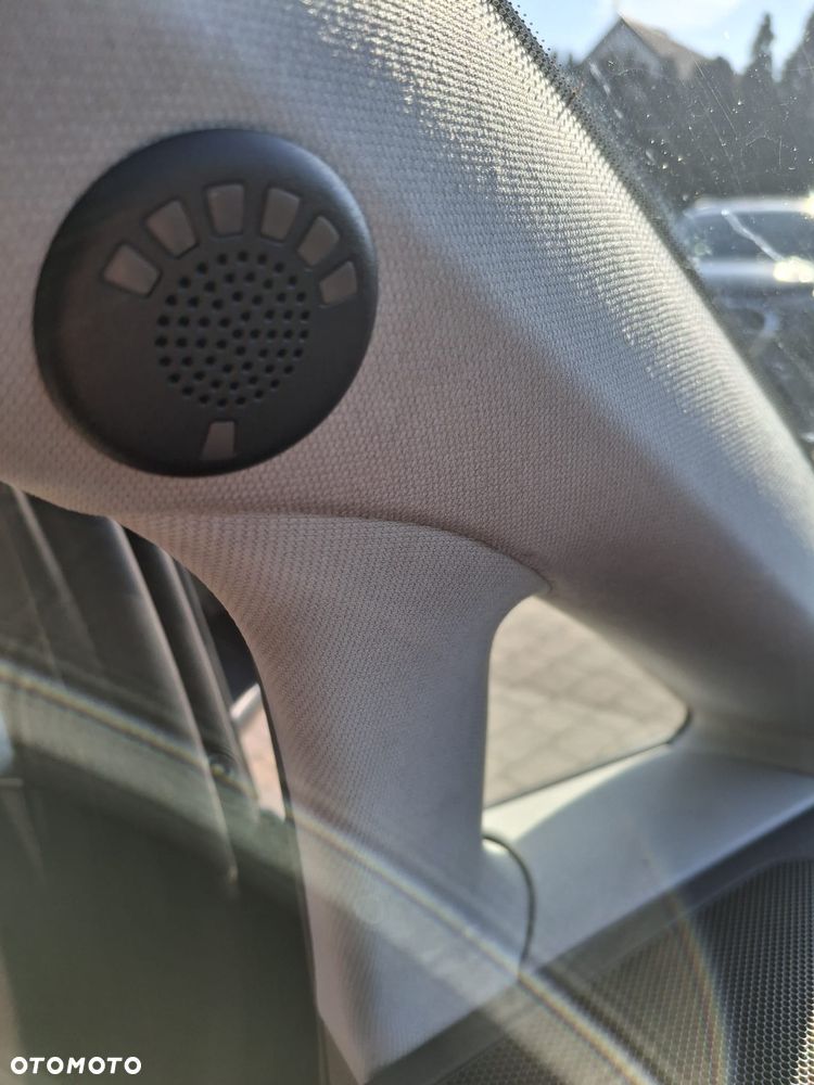 Volkswagen Touran - 29