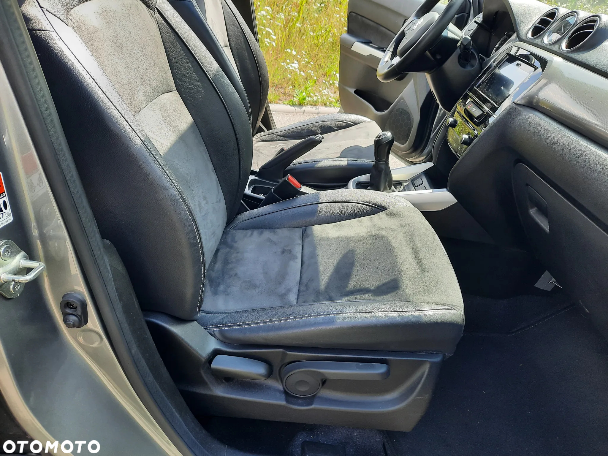 Suzuki Vitara 1.6 Premium 2WD - 24