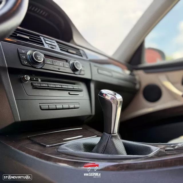 BMW 320 d Coupe - 14