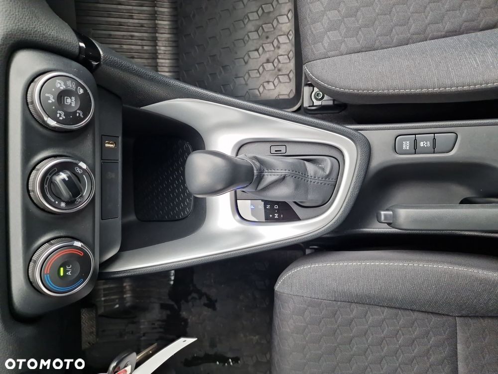Toyota Yaris 1.5 Comfort CVT - 22