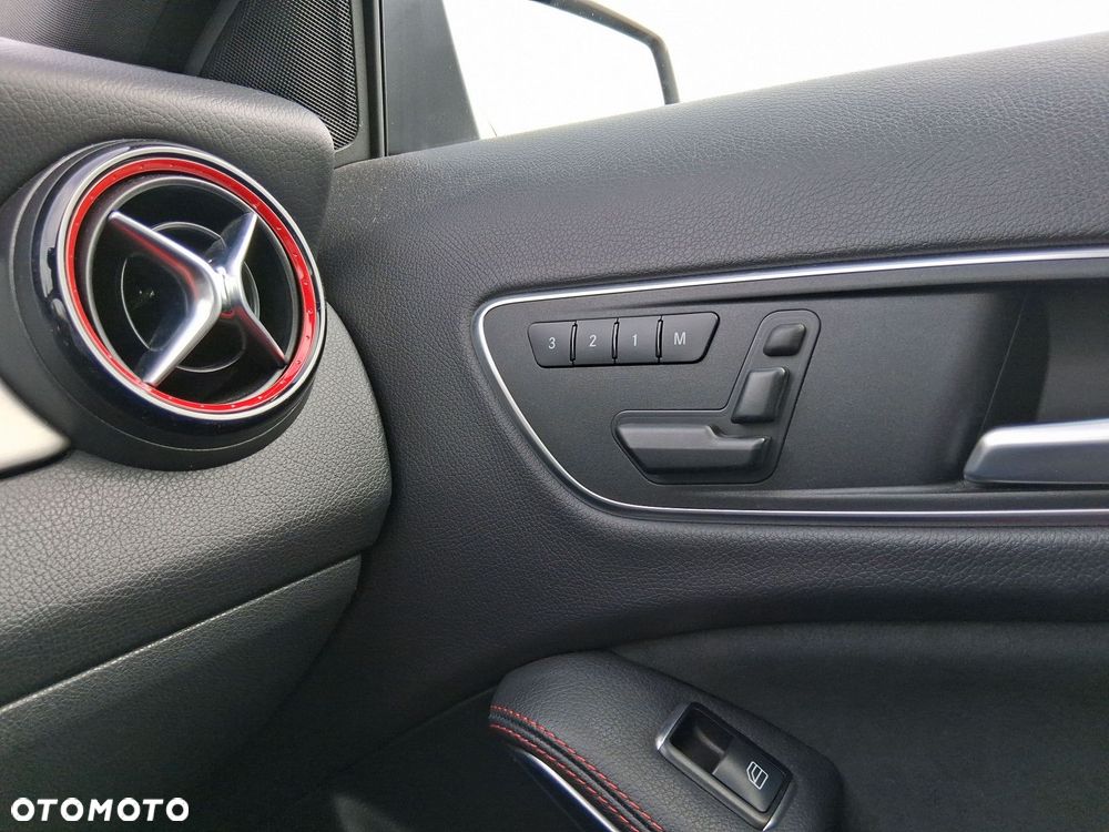 Mercedes-Benz GLA - 22