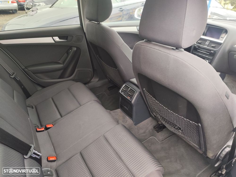 Audi A4 Avant 2.0 TDI Business Line Sport - 13