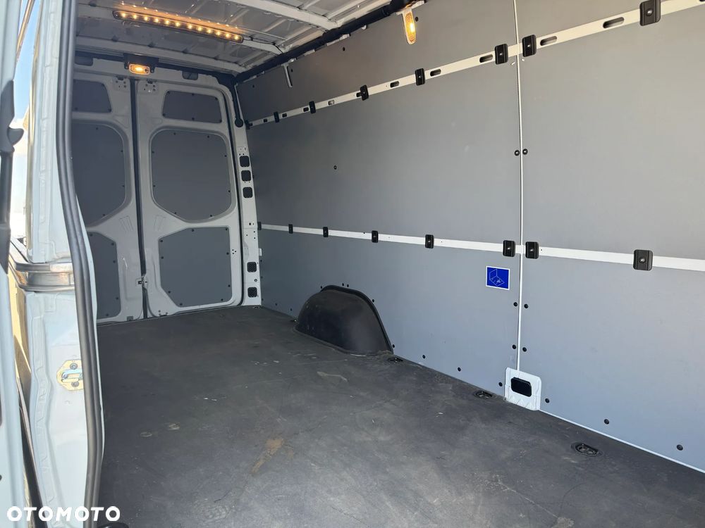Mercedes-Benz eSprinter - 18