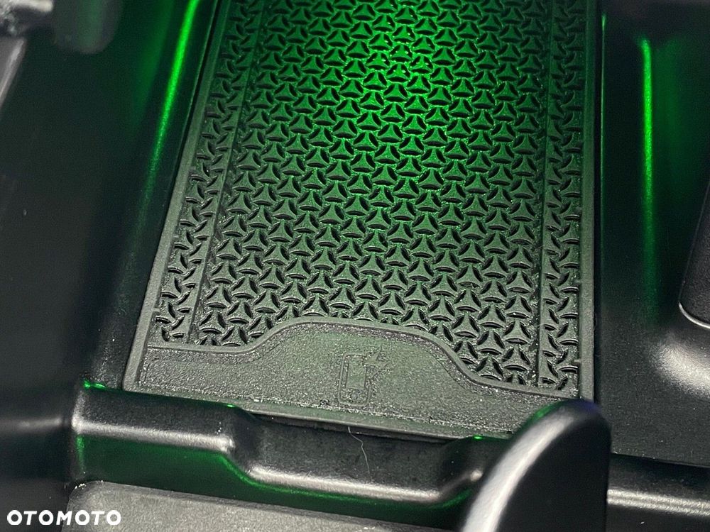 Mercedes-Benz GLC - 19