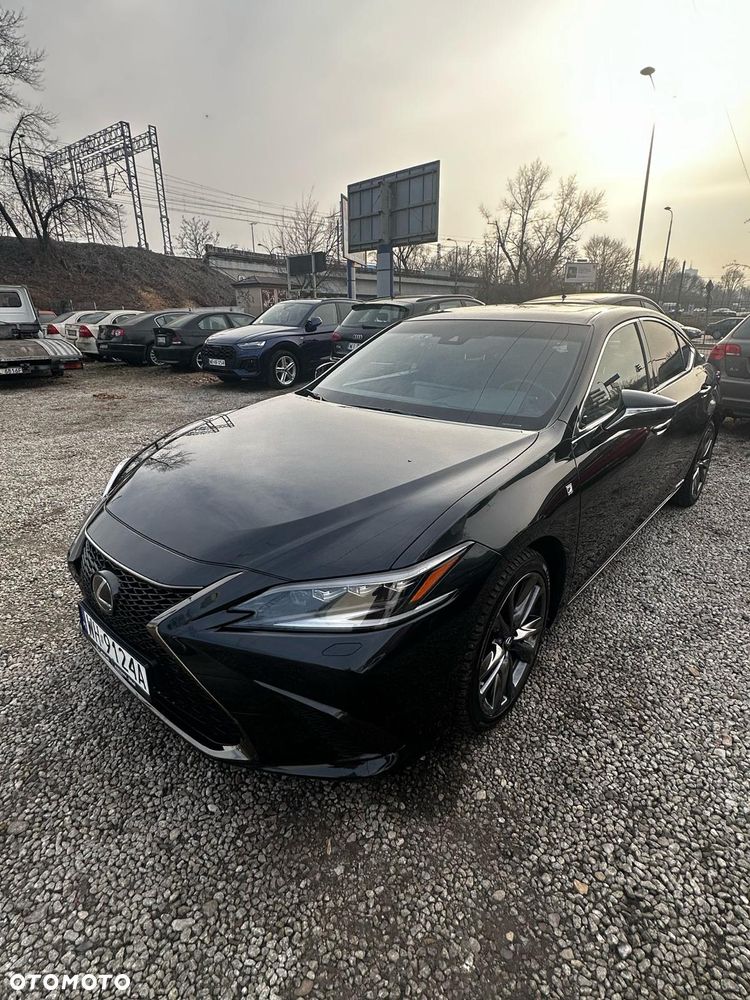 Lexus ES 300h F Sport Edition - 2