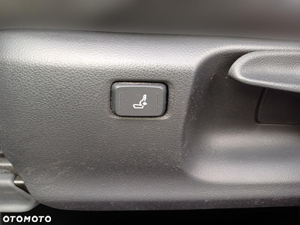 Toyota Corolla Cross - 24