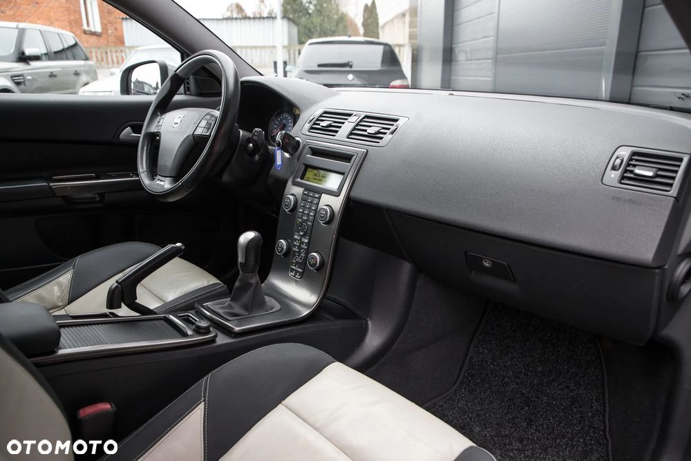 Volvo C30 2.0D R-Design - 17