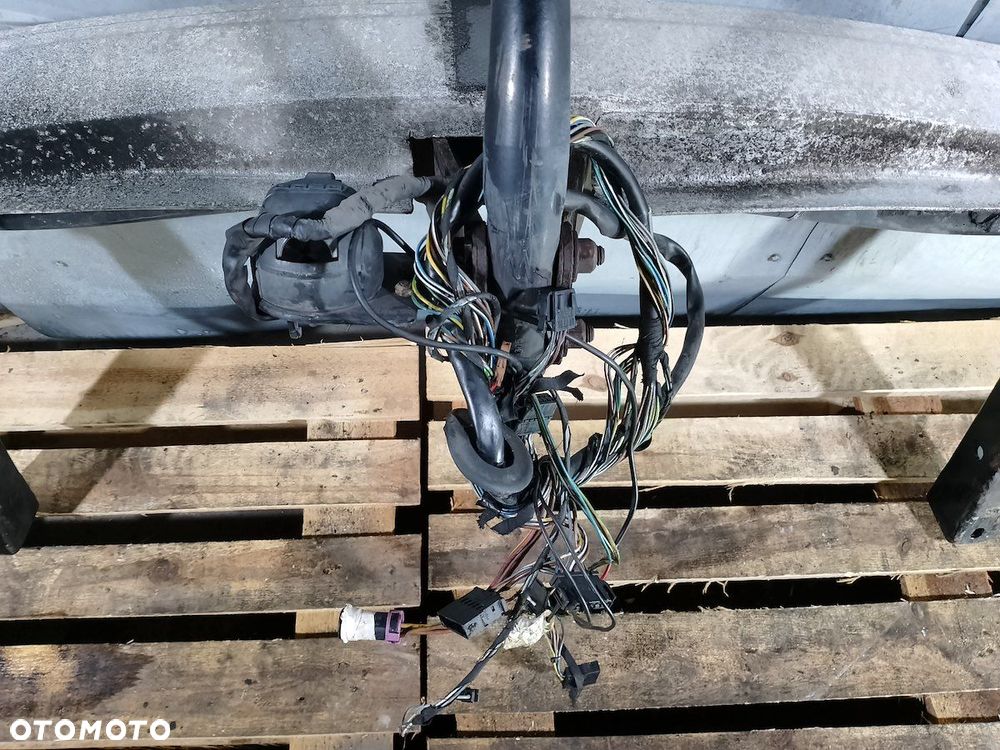 HAK HOLOWNICZY AUDI A6 C5 4B0092101D KOMBI - 2