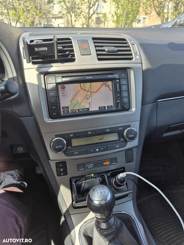 Toyota Avensis 2.0 D-4D Executive - 3