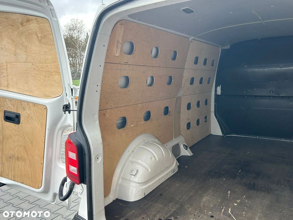Volkswagen Transporter T6 Lift L2H1 Long 2.0 TDI 150KM **200tyś. km.**Klima**3 osobowy**2017R** - 11