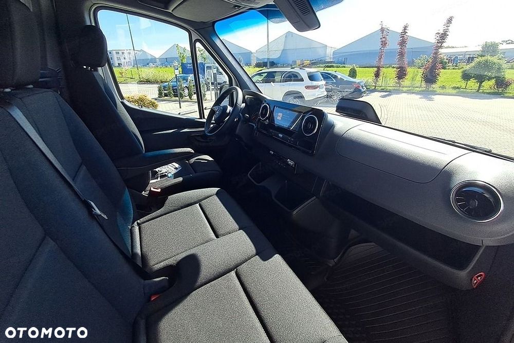 Mercedes-Benz Sprinter 317 CDI Long PRO AUT 1.9 170KM - 12