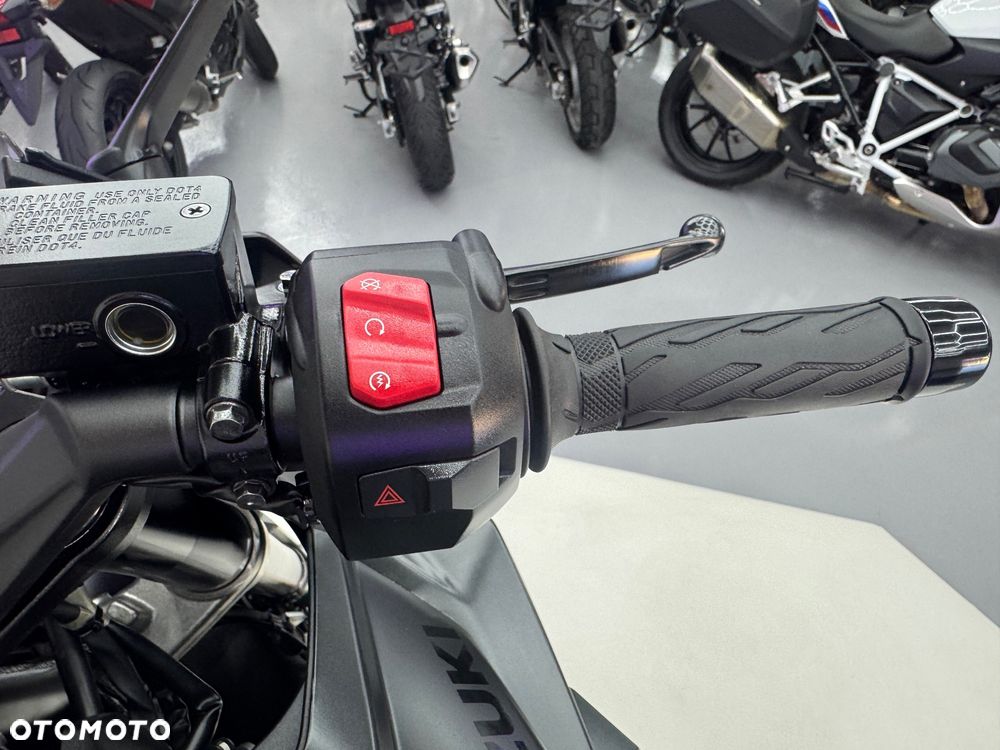Suzuki GSX - 25