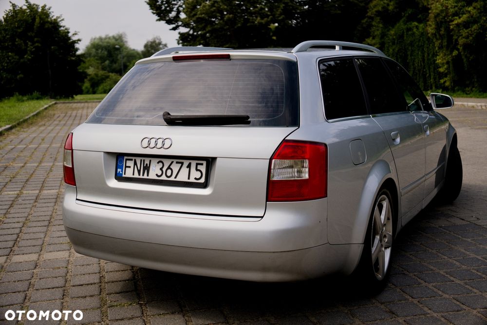 Audi A4 Avant - 4