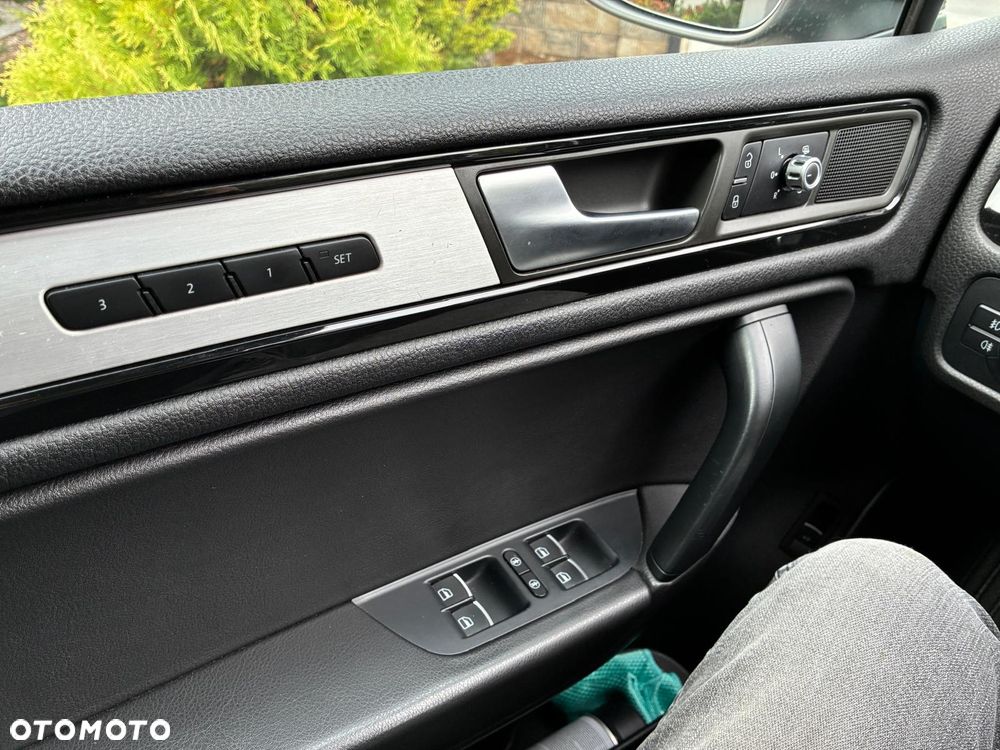 Volkswagen Touareg - 12