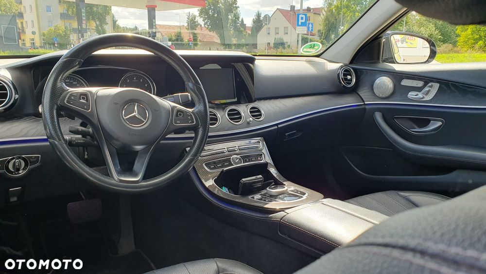 Mercedes-Benz Klasa E 200 9G-TRONIC - 9