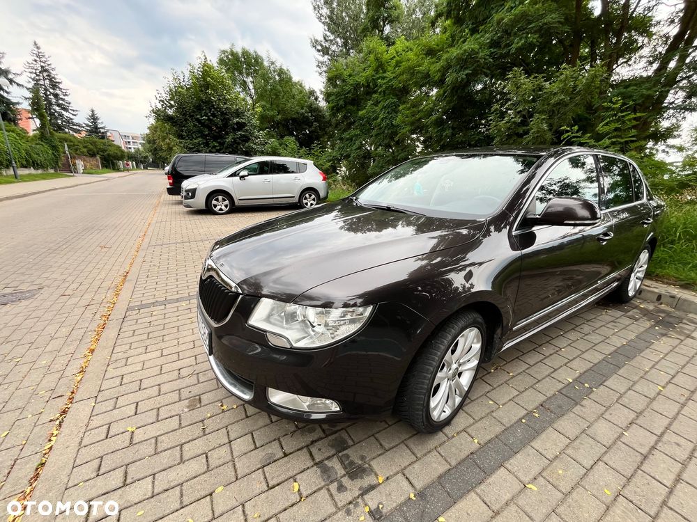 Skoda Superb 2.0 TDI Platinum DSG - 2