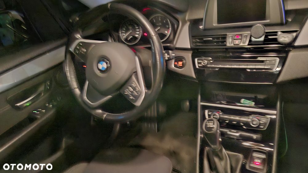 BMW Seria 2 218d xDrive - 5