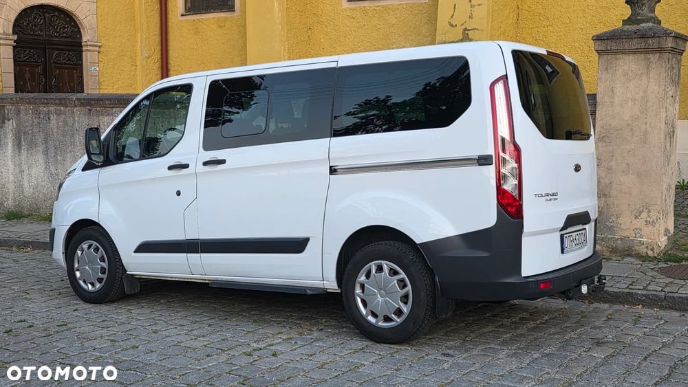 Ford Tourneo Custom - 9