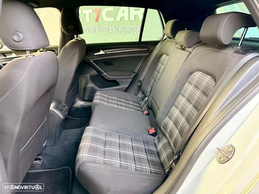 VW Golf 2.0 TDI GTD - 10