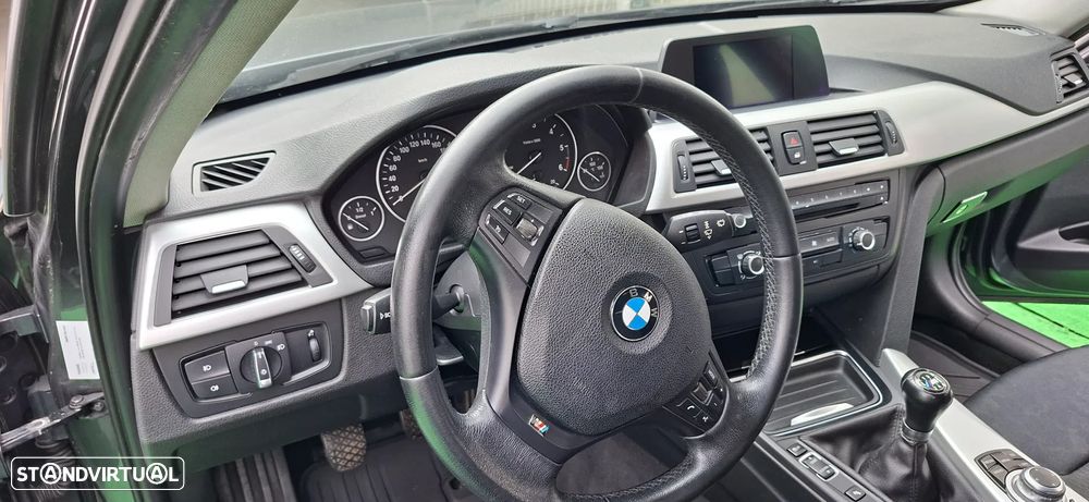 BMW 318 d Sport Line - 9
