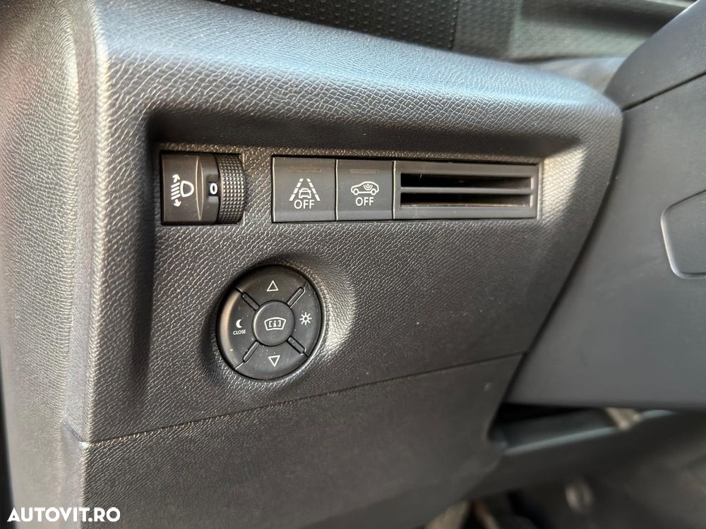 Citroën C4 PureTech 155 Stop&Start EAT8 SHINE - 13