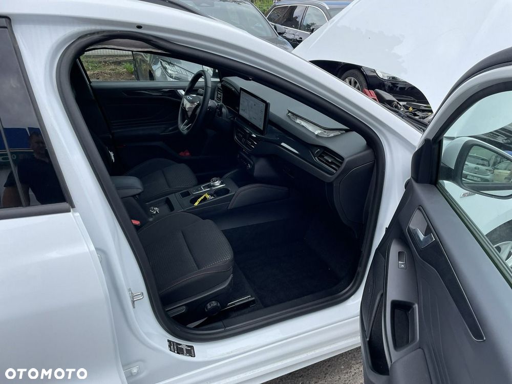 Ford Focus 1.5 EcoBlue STart-Stopp-System TITANIUM - 24