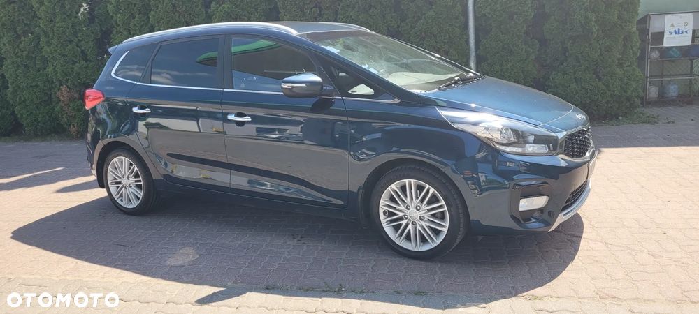 Kia Carens - 3