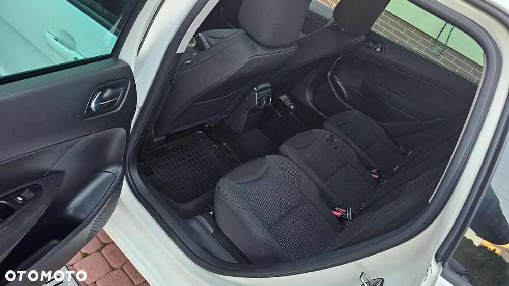 Peugeot 308 HDi FAP 135 Business Line - 29