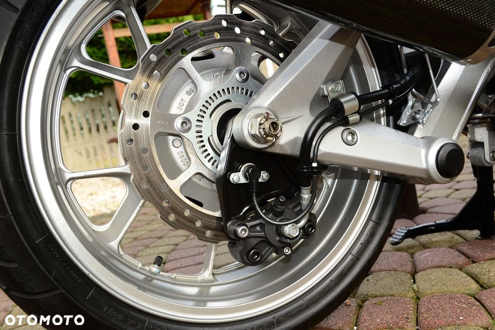Kawasaki GTR - 16