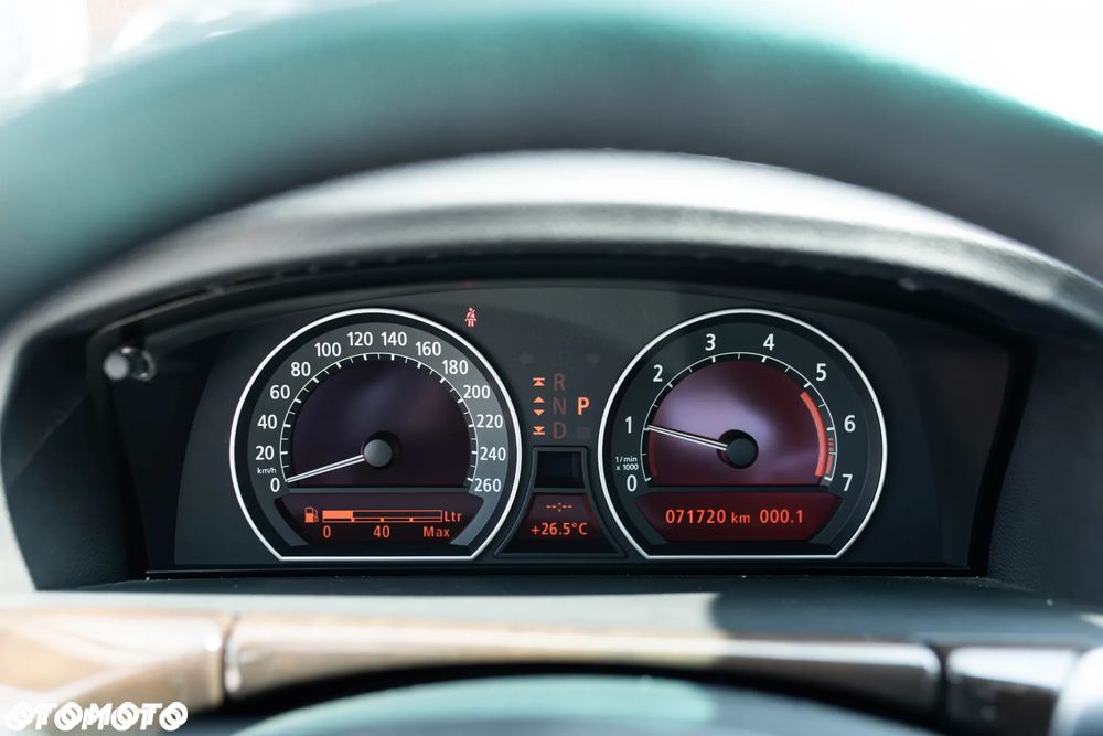 BMW Seria 7 750i - 14