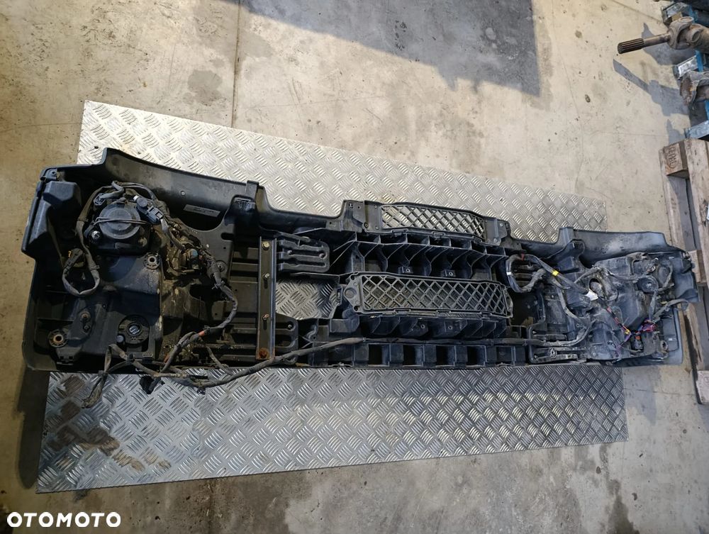 ZDERZAK PRZÓD PRZEDNI RENUALT GAMA D WIDE EURO 6 - 12