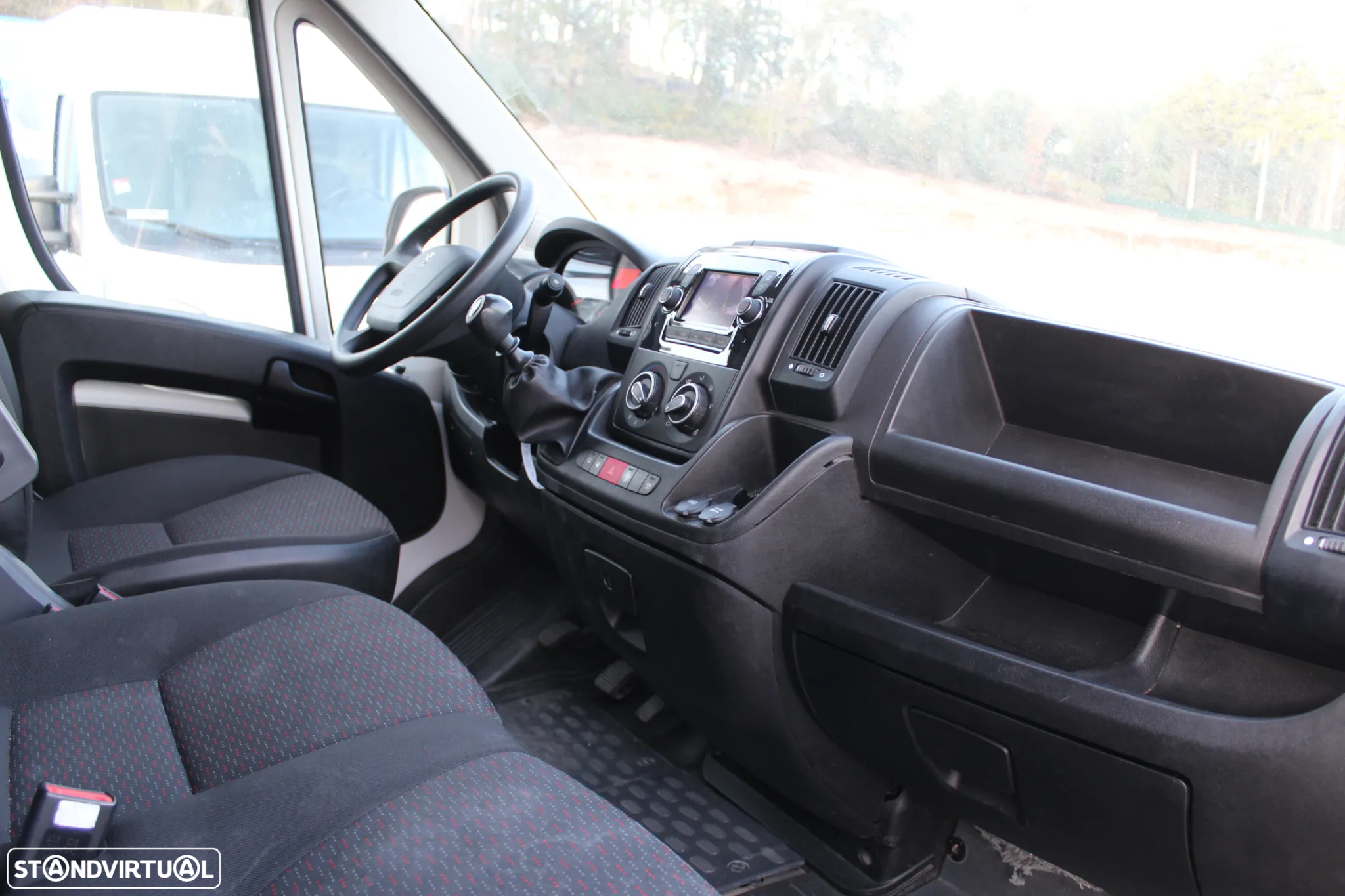 Peugeot BOXER 2.2 BlueHdi L4H3 // MAXI - 9