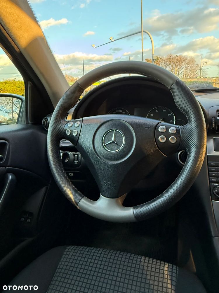 Mercedes-Benz Klasa C 180 Kompressor Sportcoupe - 16