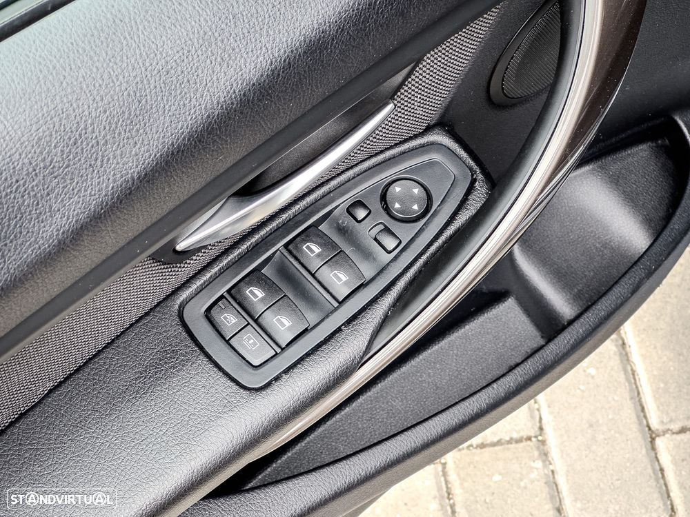 BMW 320 d Auto Line Modern - 18