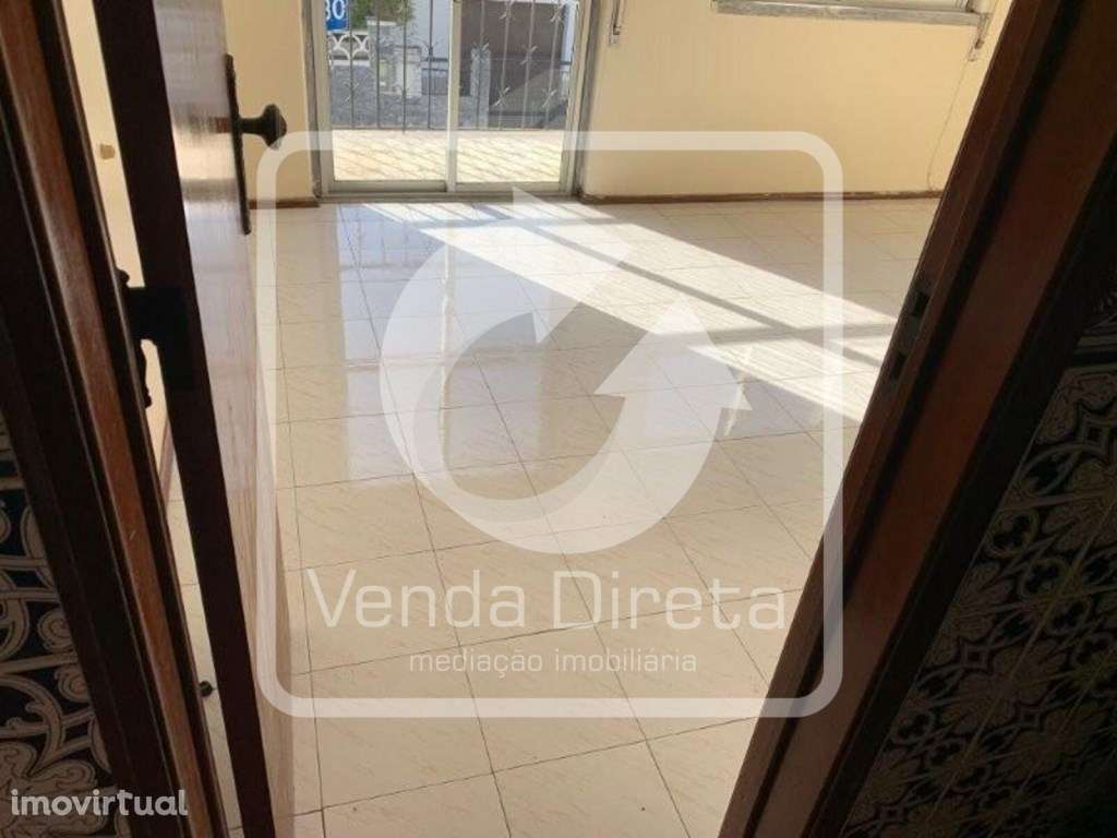 Apartamento T2 com Potencial | Vila Nova da Rainha - Azambuja - IMÓ... - Grande imagem: 5/23