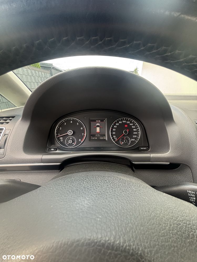 Volkswagen Touran - 8