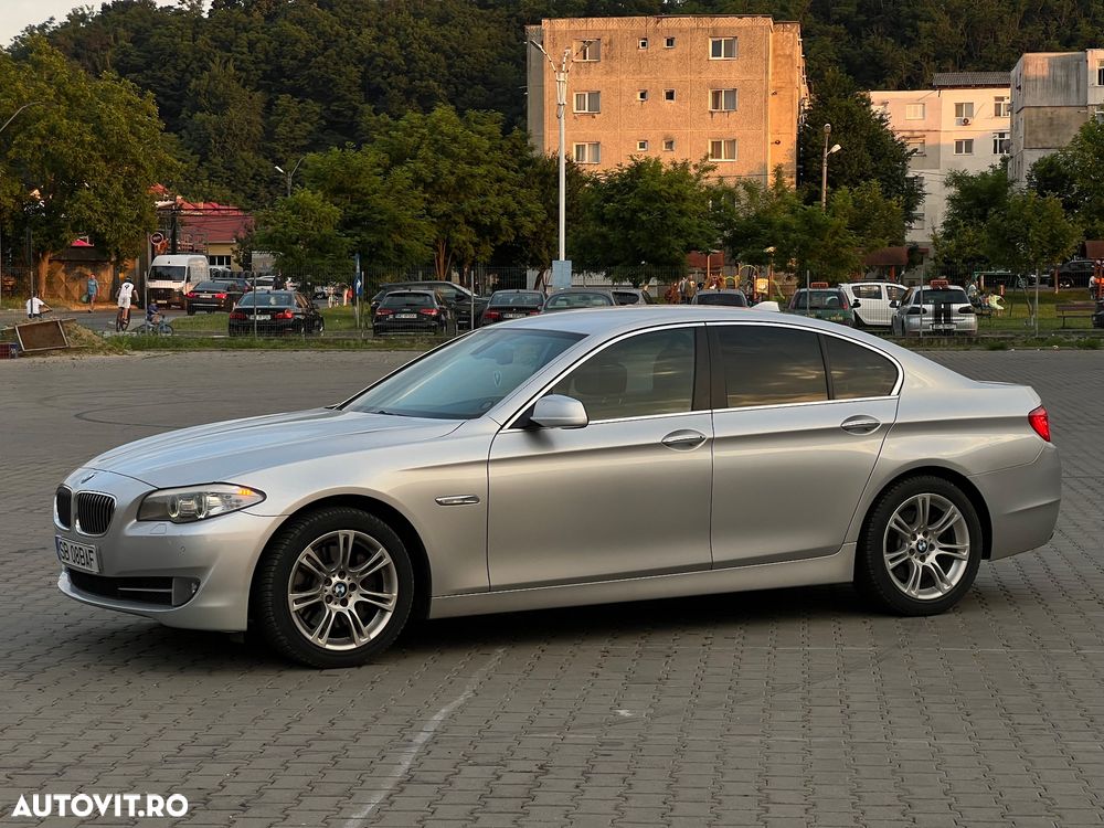 BMW Seria 5 525d xDrive - 3