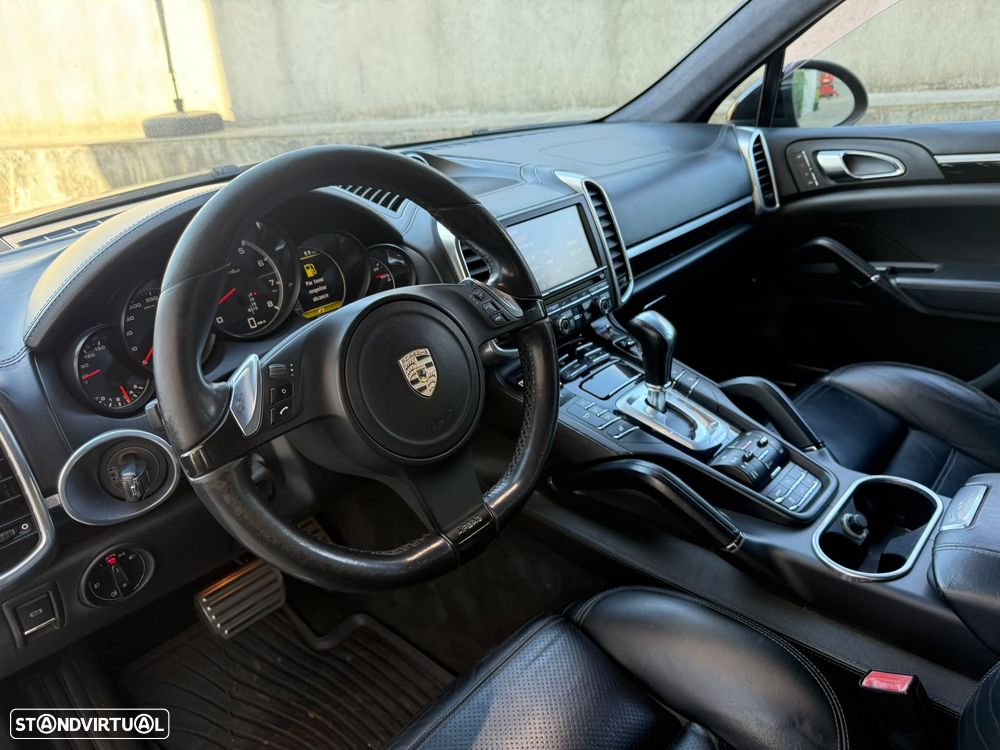 Porsche Cayenne Turbo Tiptronic S - 7