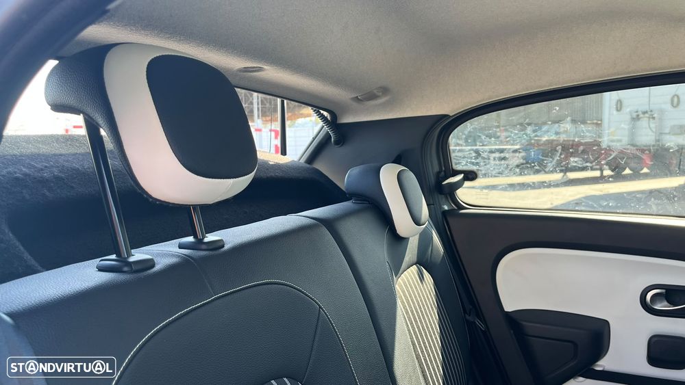 Renault Twingo SCe 65 INTENS - 22